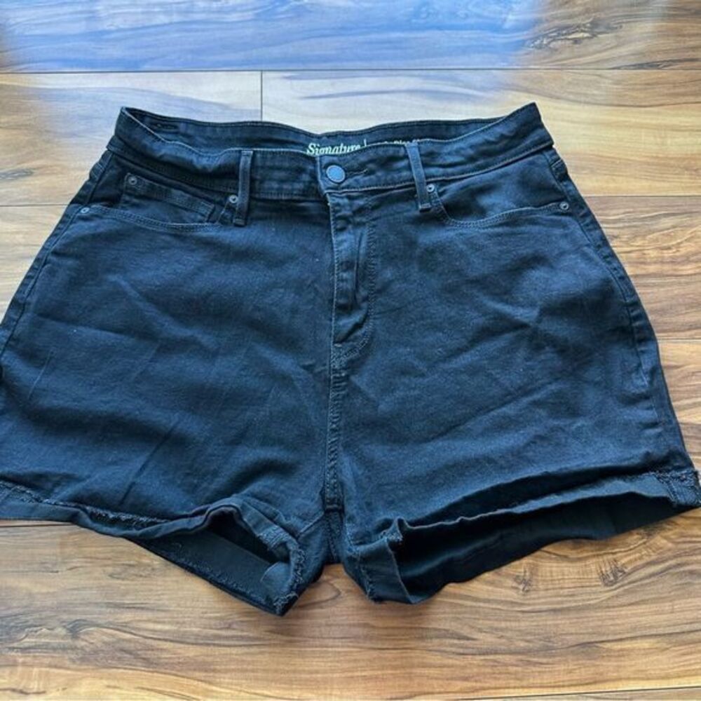 Levi’s black denim shorts 16